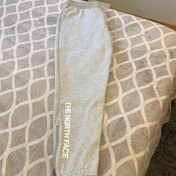 Northface Sweatpants - Picture 2 of 5